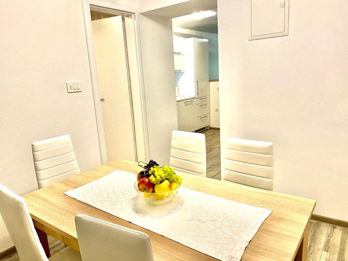 Guesthouse L&K Brinje エクステリア 写真