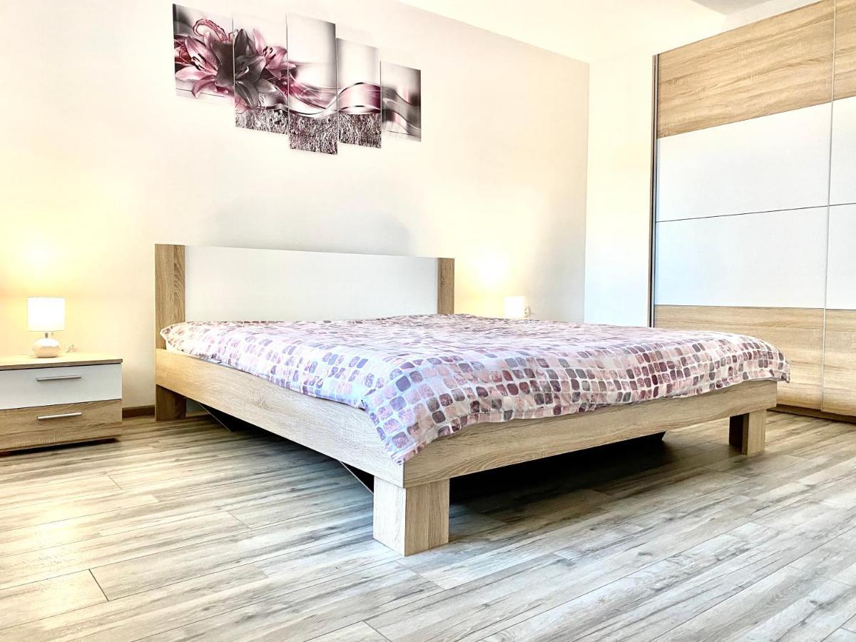 Guesthouse L&K Brinje エクステリア 写真
