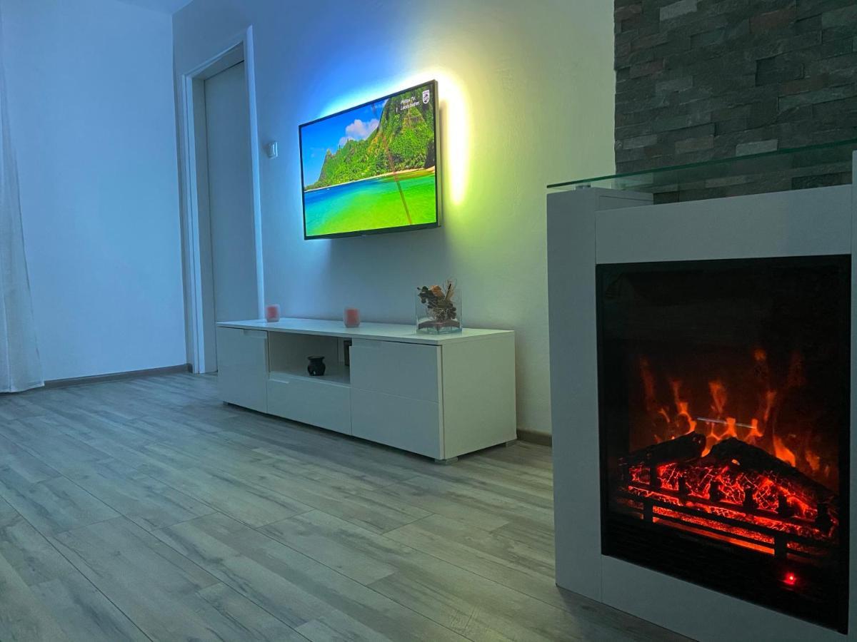 Guesthouse L&K Brinje エクステリア 写真